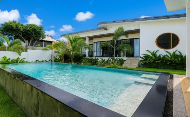 modern-3-bedroom-pool-villa-for-sale-in-bophut