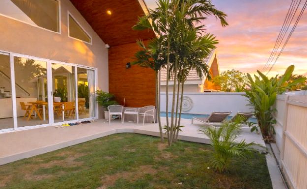 4-bedroom-pool-villa-for-sale-chaweng-koh-samui