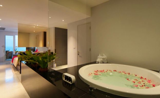 Unique Infinity 3 Bedroom Penthouse in Bang Por