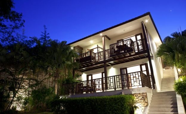 Beautiful 4 Bedroom Beachfront Villa in Choeng Mon