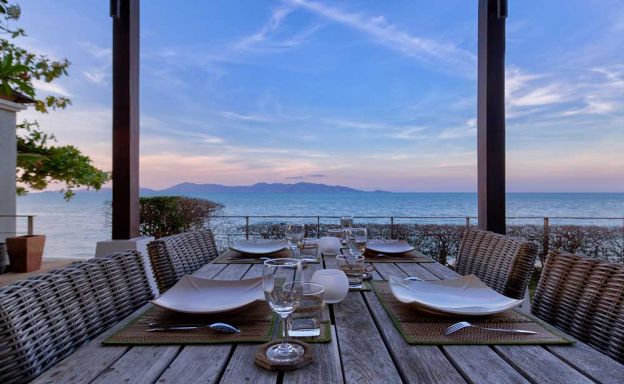 Unique Design 3 Bedroom Beachfront Villa in Maenam