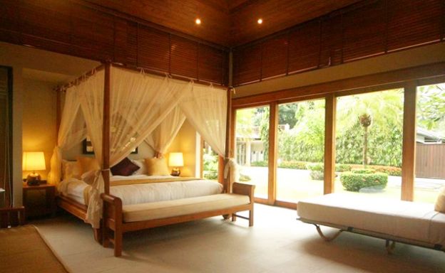 Glorious 6 Bedroom Beachfront Gem of Villa in Lipa Noi