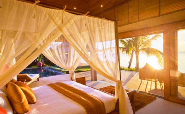 Glorious 6 Bedroom Beachfront Gem of Villa in Lipa Noi