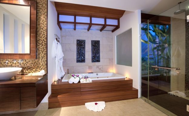 4 Bedroom Beachfront Pool Villa by Fisherman's Village