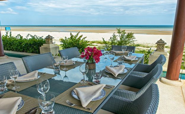 4 Bedroom Beachfront Pool Villa in Hua Thanon