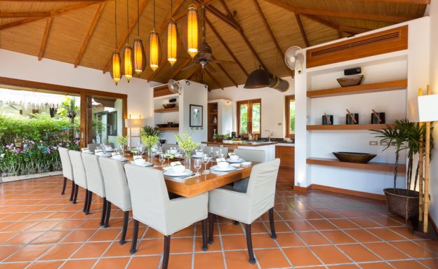 Beautiful Beachfront Tropical Pool Villa in Plai Laem