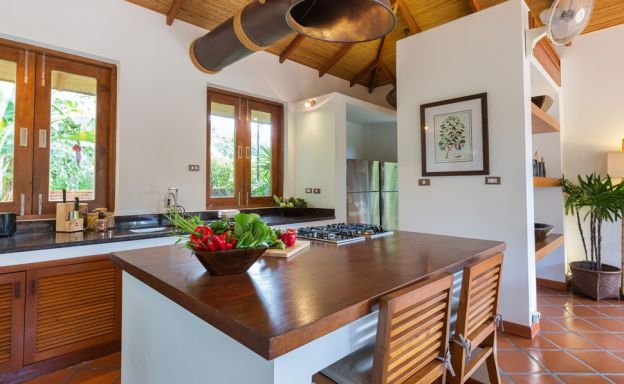 Beautiful Beachfront Tropical Pool Villa in Plai Laem