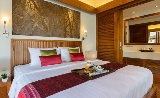 Beautiful Beachfront Tropical Pool Villa in Plai Laem