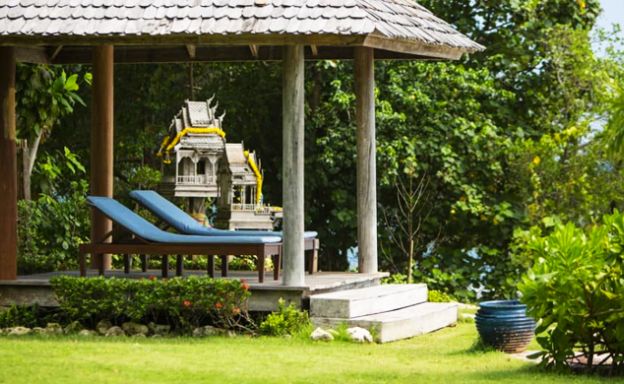 Spectacular Beachfront Pool Villa for Rent in Laem Sor