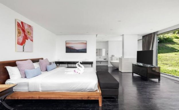 Ultra Luxury 5-Bedroom Sea view Villa in Plai Laem