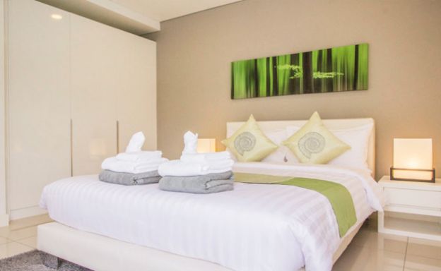 Large luxury 1 Bedroom Freehold Condo in Choeng Mon