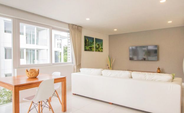 Large luxury 1 Bedroom Freehold Condo in Choeng Mon