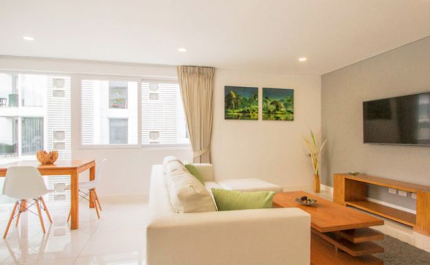 Large luxury 1 Bedroom Freehold Condo in Choeng Mon