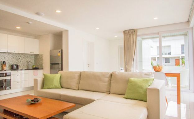 Large luxury 1 Bedroom Freehold Condo in Choeng Mon