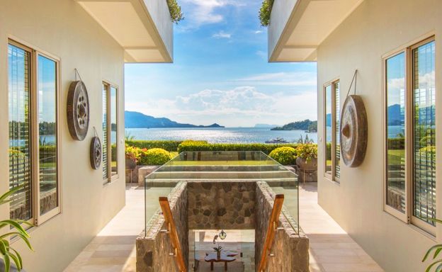 Fabulous Beachfront Luxury Villa for Rent in Plai Laem