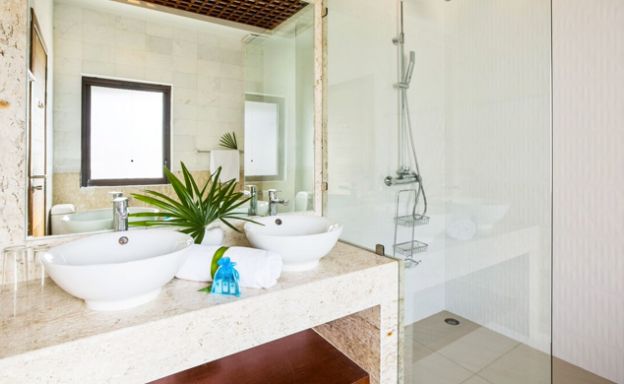 Spacious 4 Bed Luxury Sea View Villa in Choeng Mon