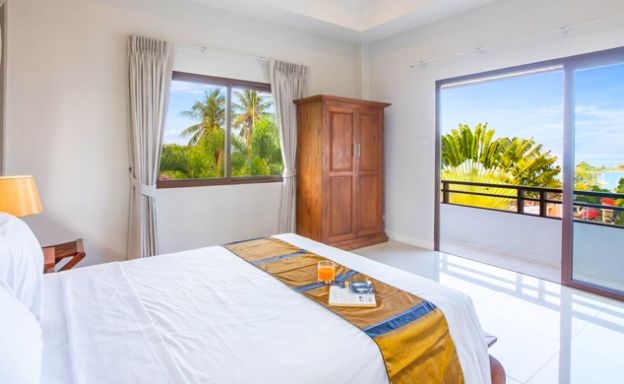 Spacious 4 Bed Luxury Sea View Villa in Choeng Mon