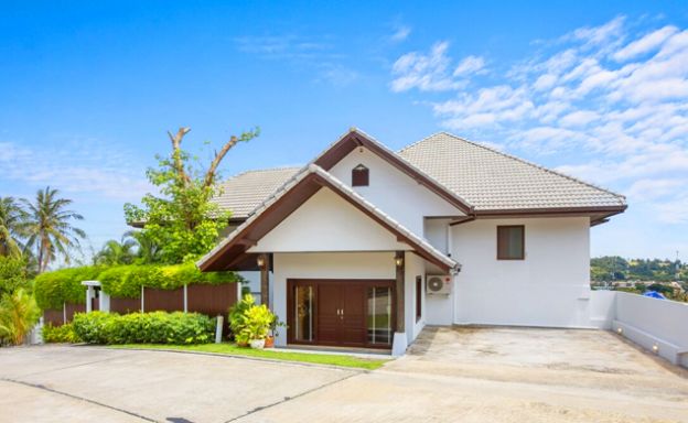 Spacious 4 Bed Luxury Sea View Villa in Choeng Mon