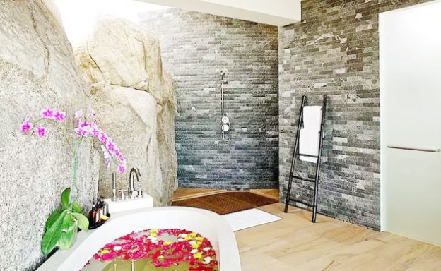 Luxury 5 Bedroom Beach Front Pool Villa in Lamai