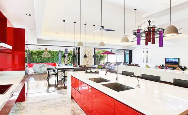 Luxury 5 Bed Beachfront Villa for Sale in Hua Thanon