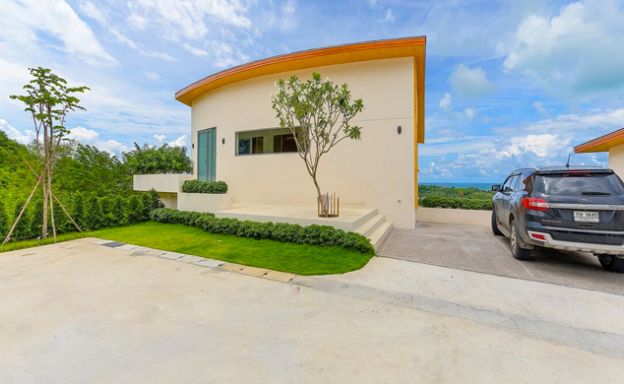 3-4 Bedroom Luxury Pool Villa for Sale in Plai Laem