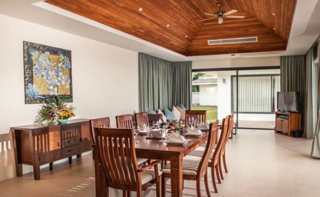 Serene 4 Bedroom Beachfront Luxury Villa in Laem Sor